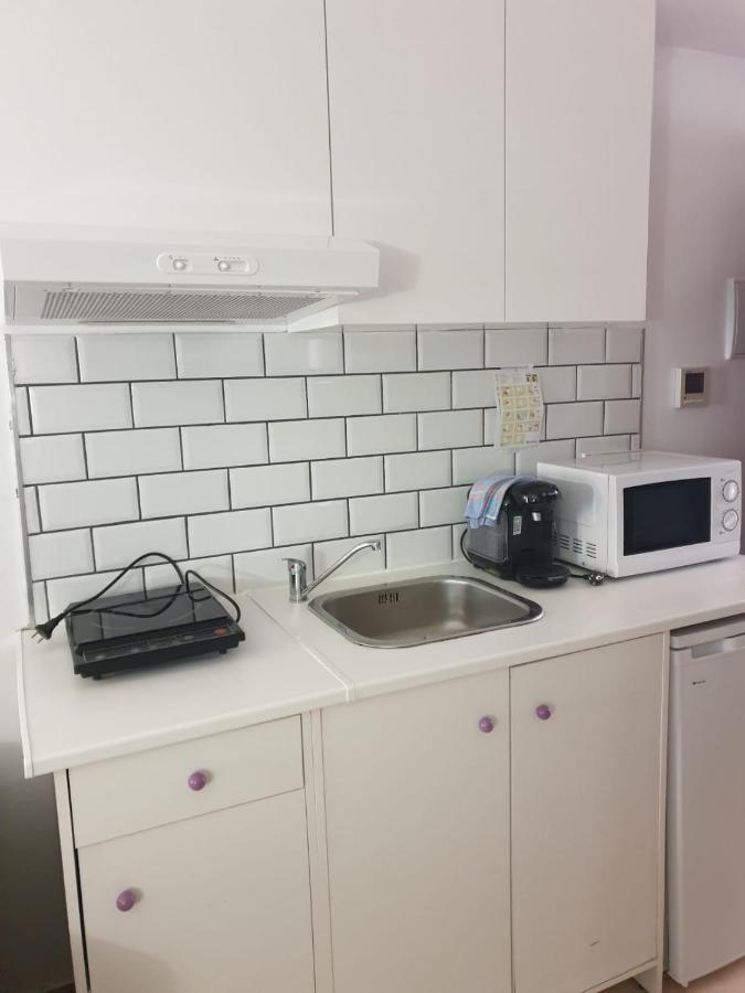 Apartamentos Dona Lola Севиля Екстериор снимка