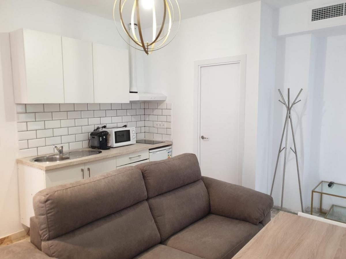 Apartamentos Dona Lola Севиля Екстериор снимка