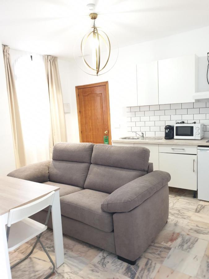 Apartamentos Dona Lola Севиля Екстериор снимка