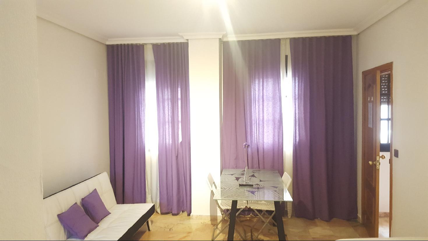 Apartamentos Dona Lola Севиля Екстериор снимка