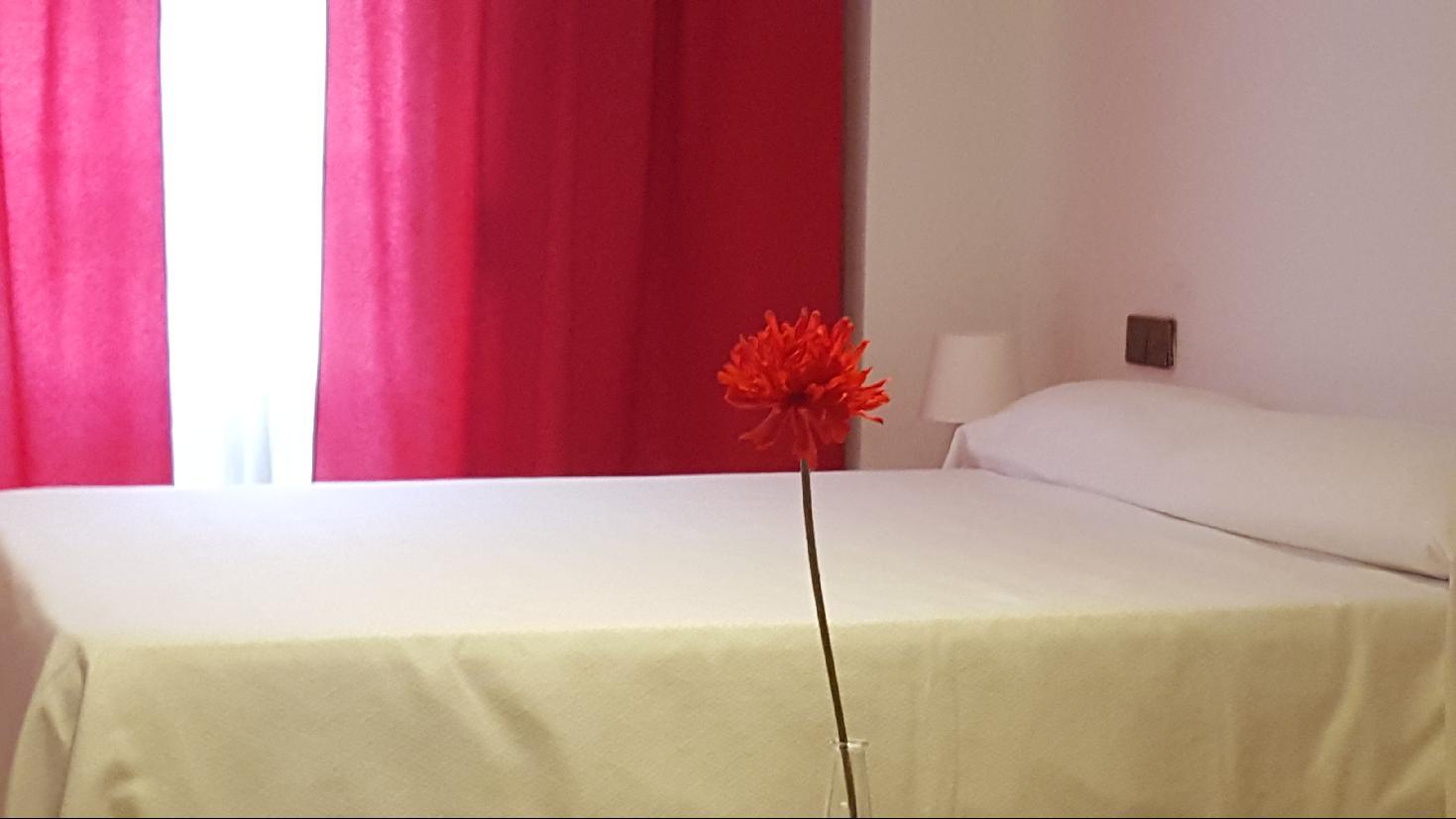 Apartamentos Dona Lola Севиля Екстериор снимка