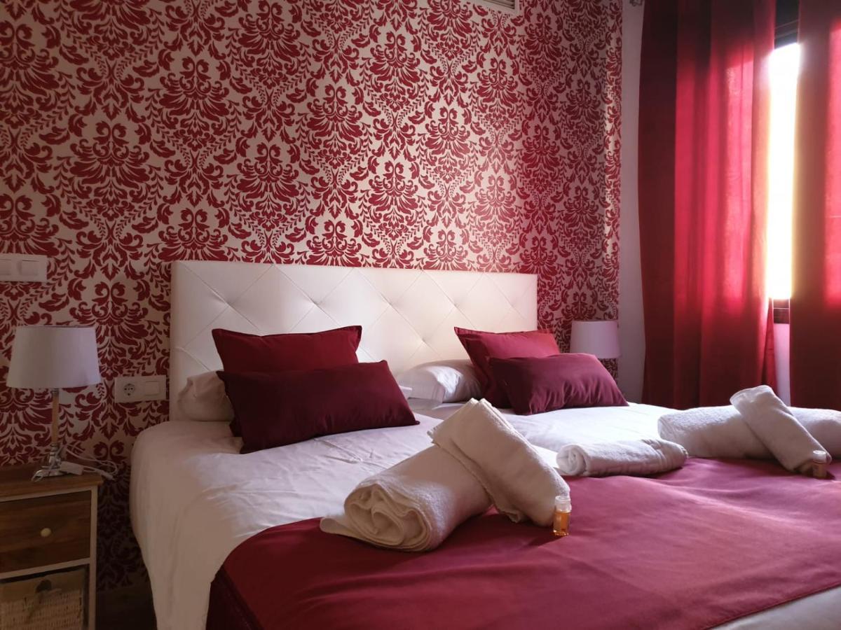 Apartamentos Dona Lola Севиля Екстериор снимка